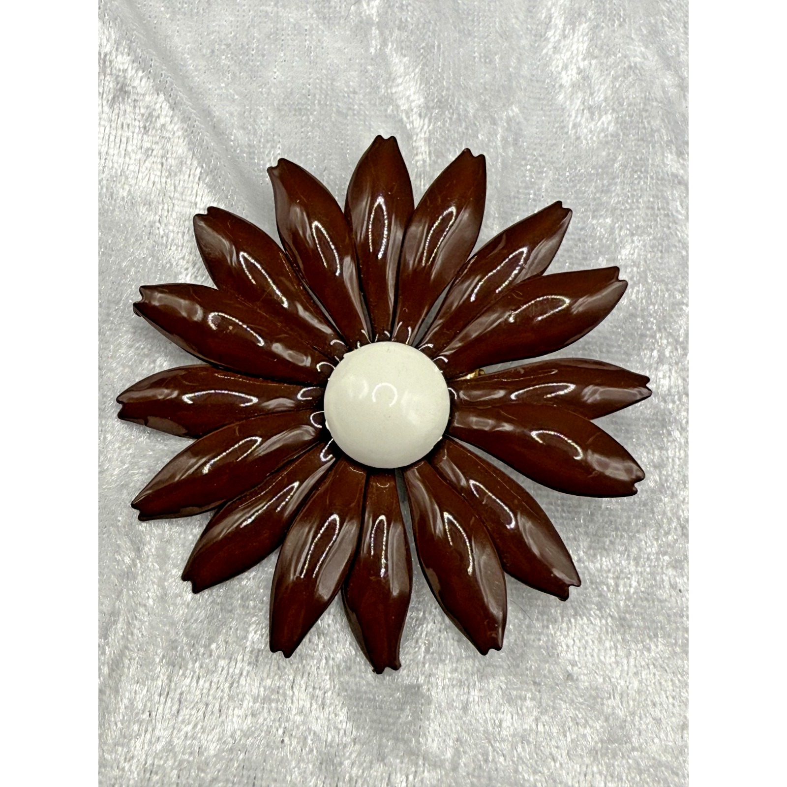 Vintage Enamel Flower Brooch Brown 29$